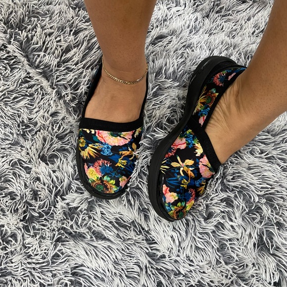 Comfortable shoes! - Picture 2 of 4